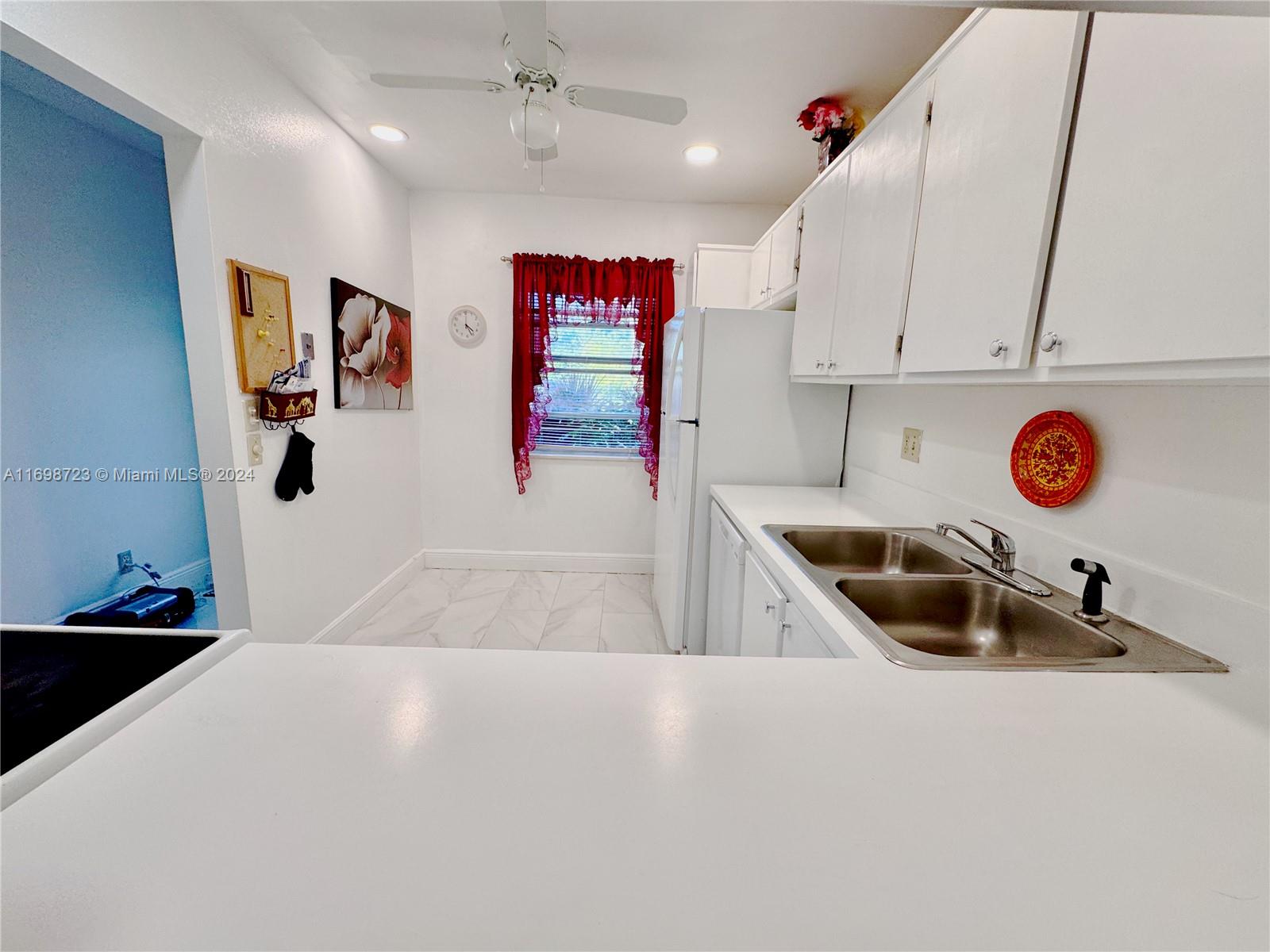 Golden Lakes Village Condo - Residential