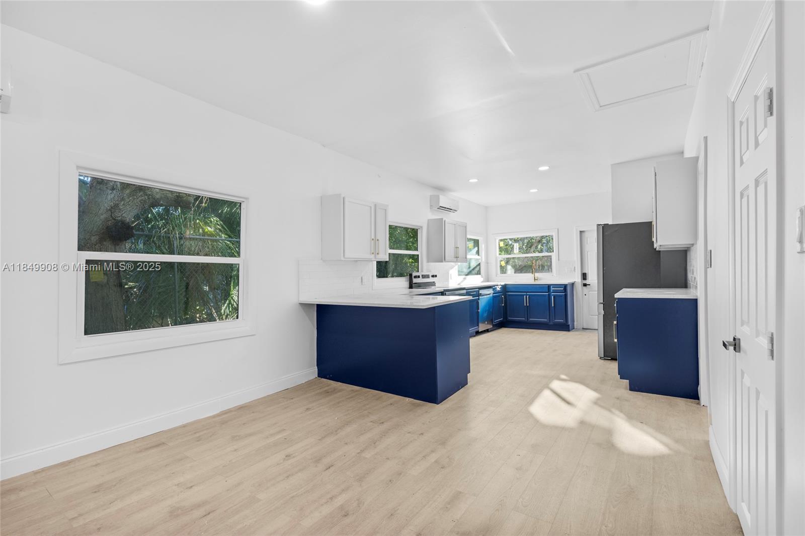 LAKE WORTH TOWN OF - Residential Lease