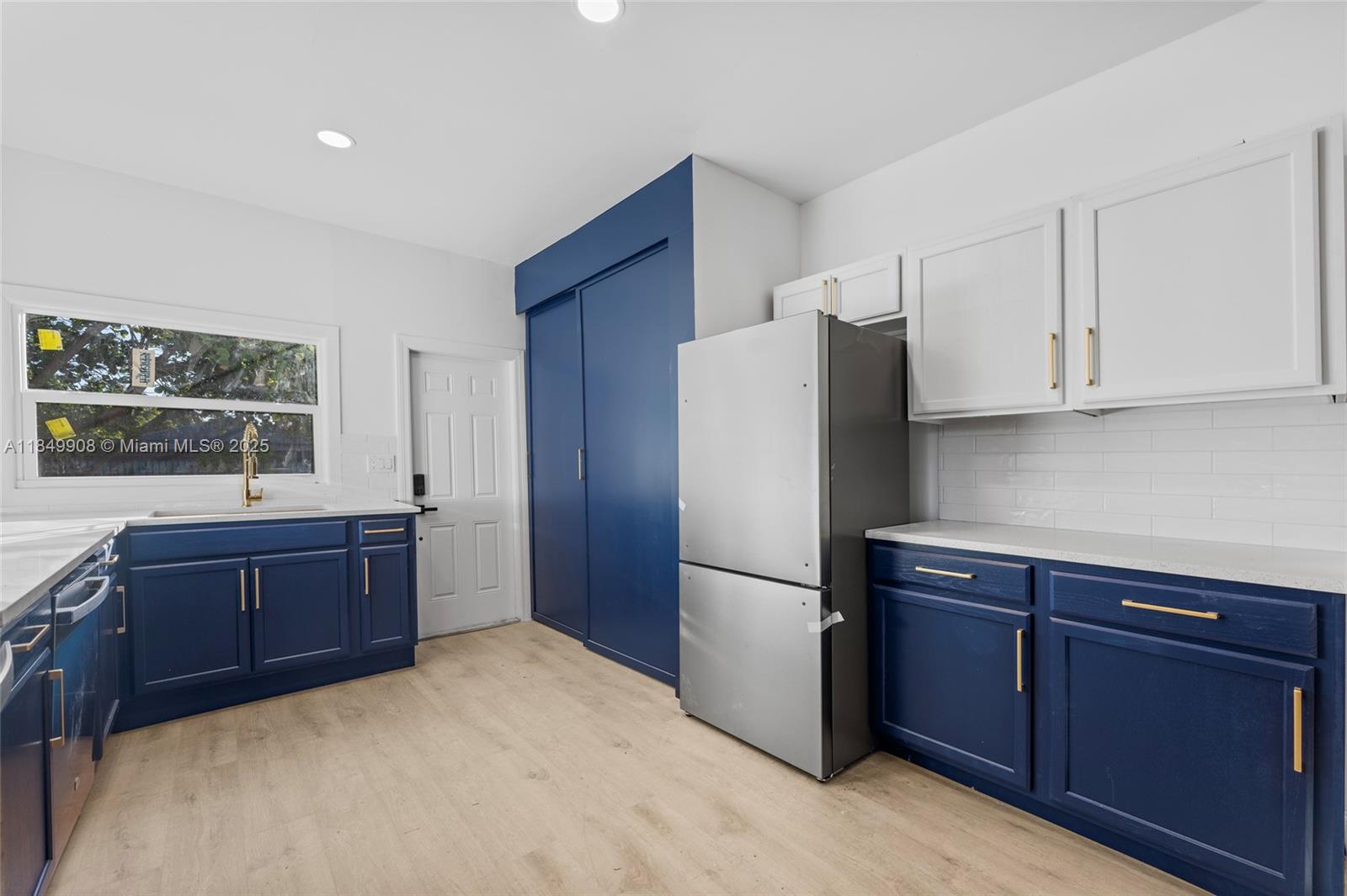 LAKE WORTH TOWN OF - Residential Lease
