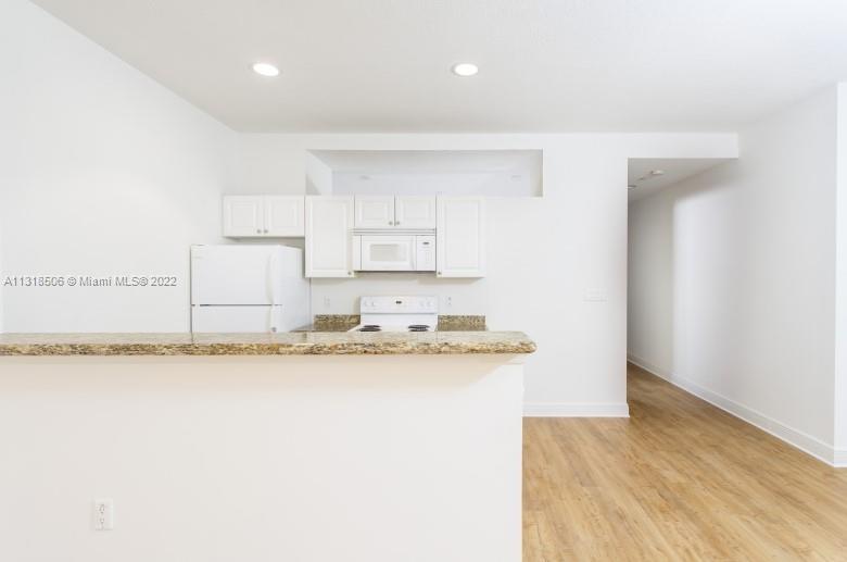 MIAMI NORTH - Residential Lease