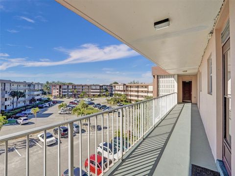 A home in Lauderdale Lakes