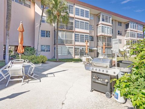 A home in Lauderdale Lakes