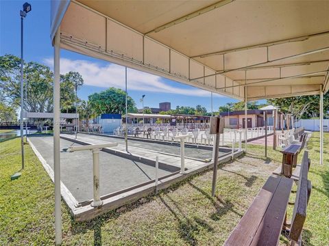 A home in Lauderdale Lakes