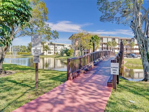 A home in Lauderdale Lakes