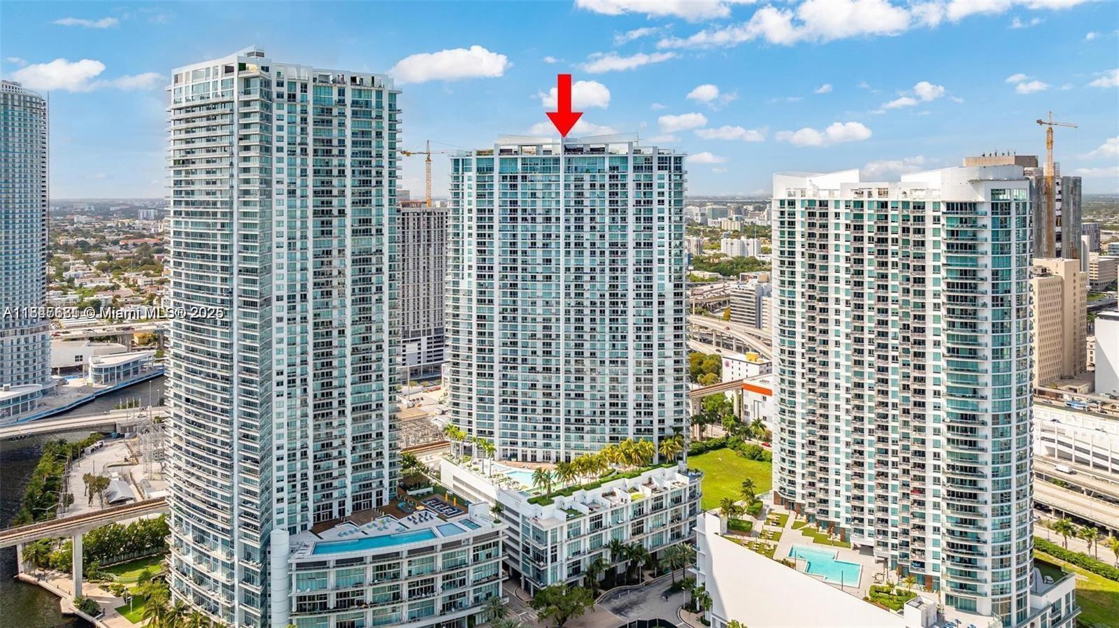 Fully furnished 2 bed 2 bath condo at Ivy Condominium. Washer & Dryer. Gated community, gym & pool access included in the rent. Walking distance to Brickell City Center mall. 1 year contract (no month to month or short term) 1st, last & security to move in. No pets