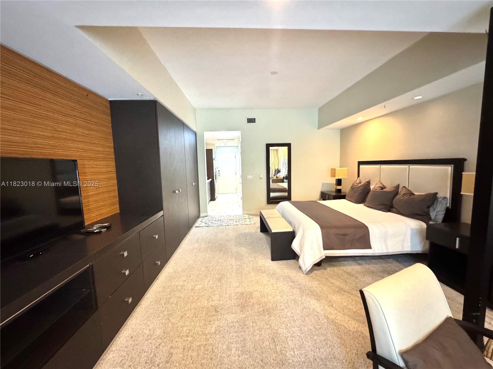 View photos, virtual tours, details... 5300 NW 87th Ave 1507