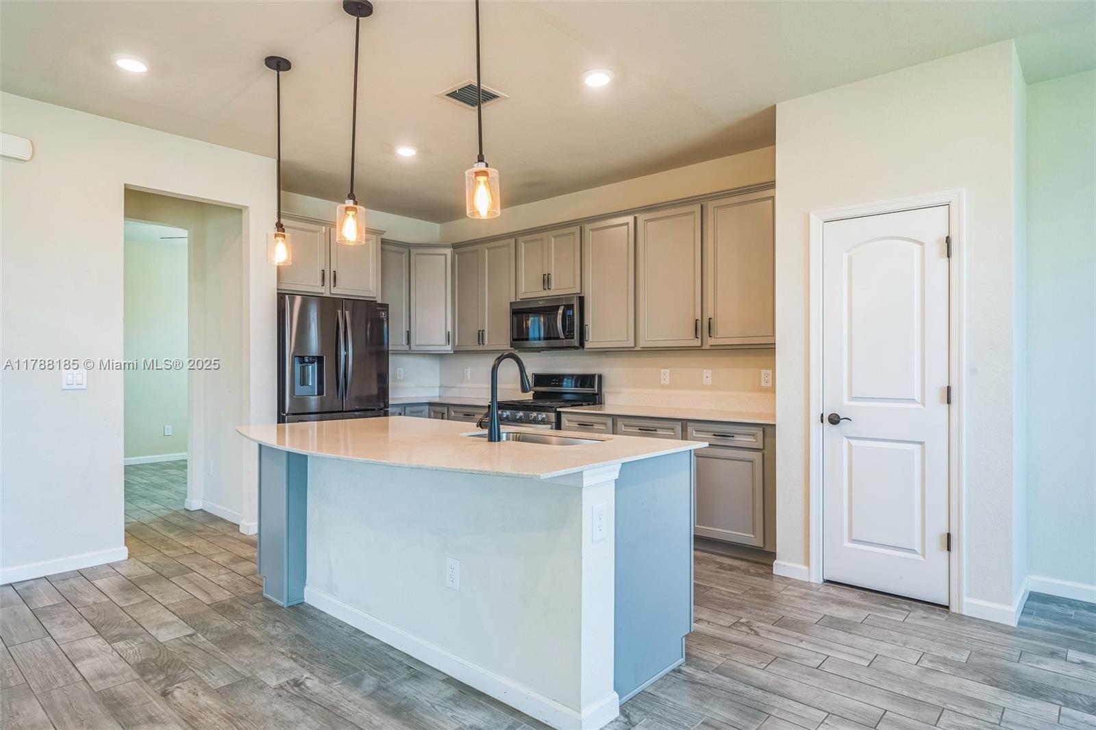 PULTE AT TRADITION PHASE - Residential