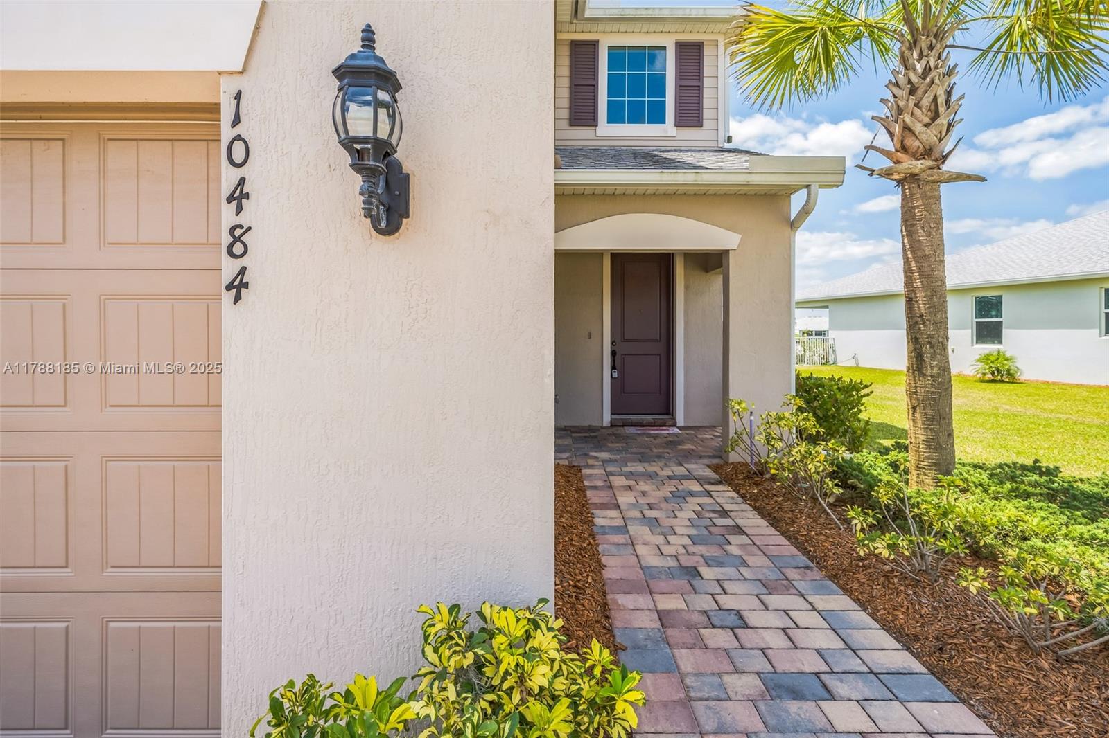 10484 SW Captiva Dr, Port St. Lucie, FL, 34987/$449,000 2 10484 SW Captiva Dr