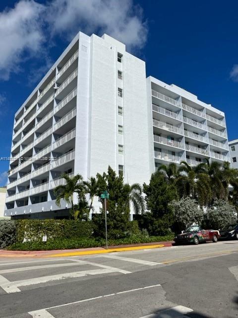 1045 W 10th St St 204, Miami Beach, Miami-Dade County, Florida - 1 Bedrooms  
2 Bathrooms - 