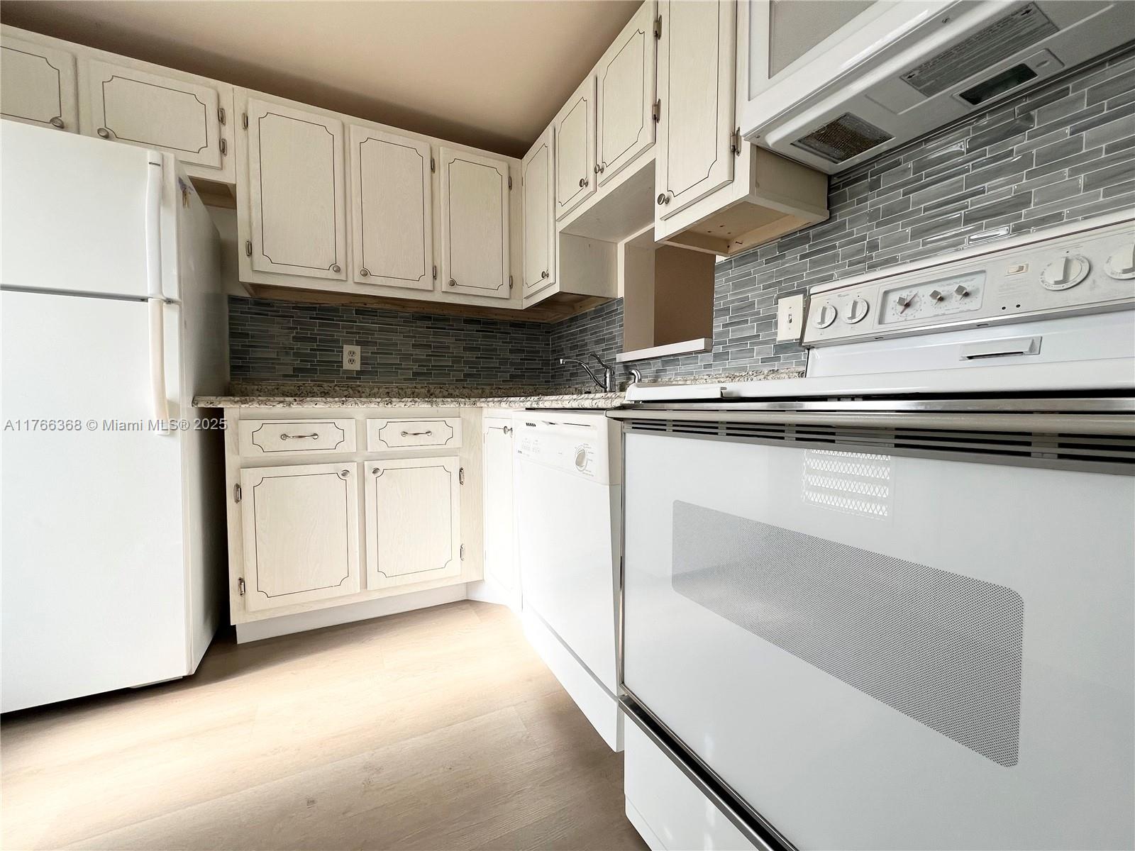VILLAGE ROYALE CONDO 6 - Residential Lease