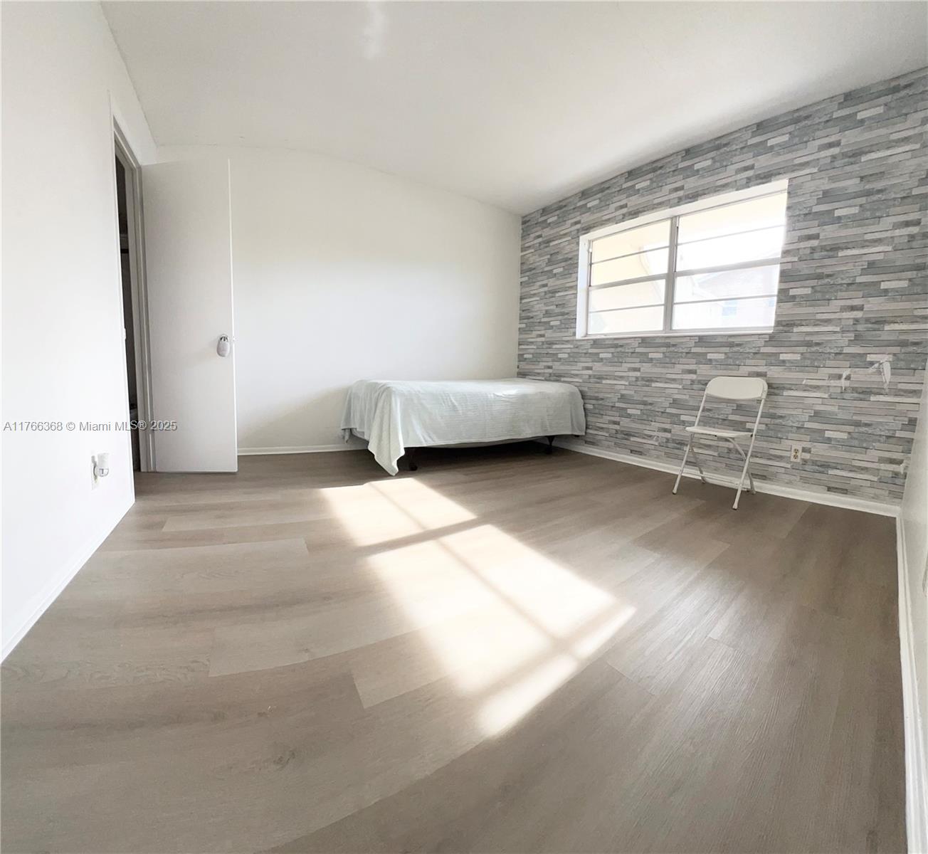 VILLAGE ROYALE CONDO 6 - Residential Lease