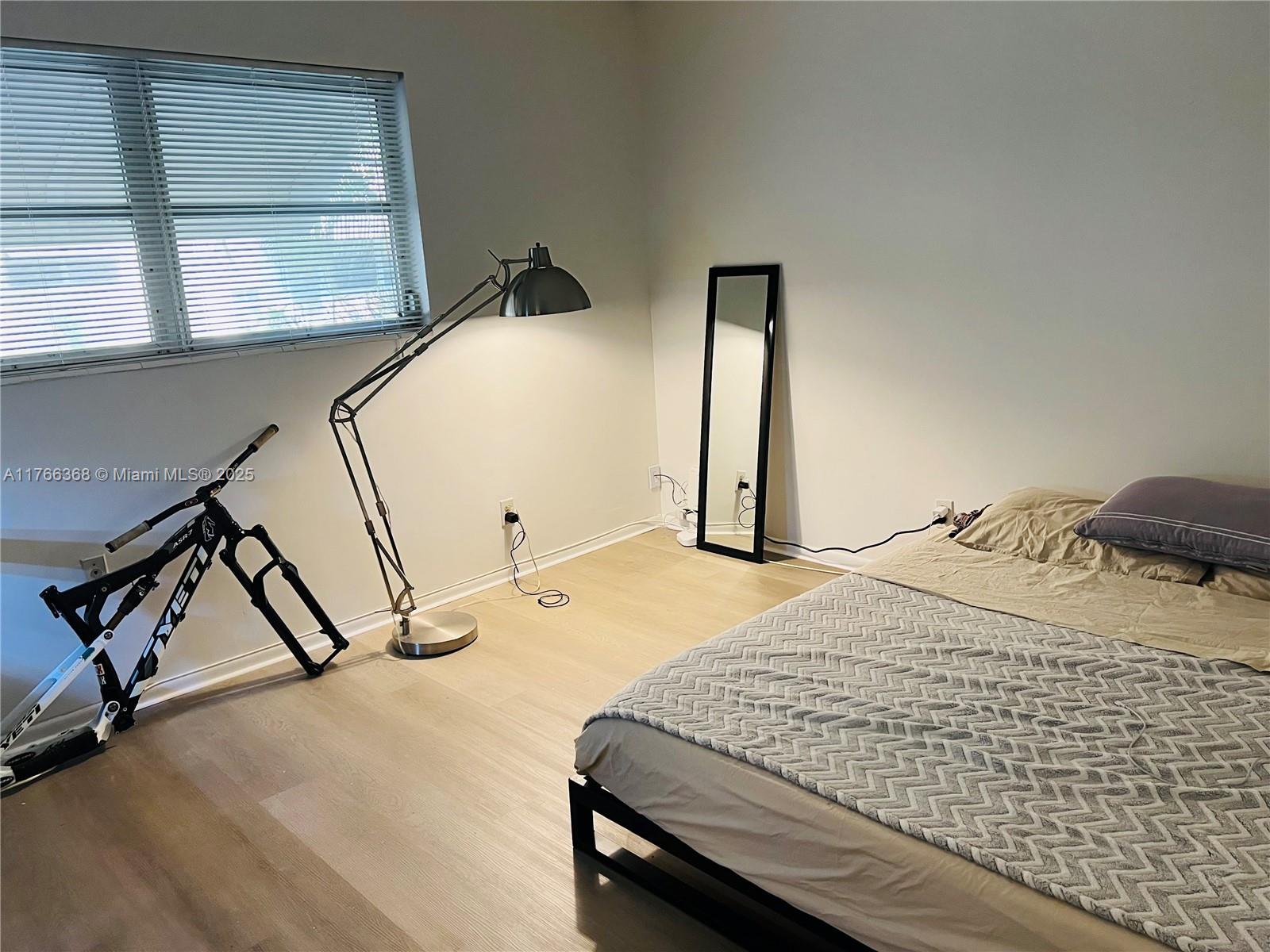 VILLAGE ROYALE CONDO 6 - Residential Lease