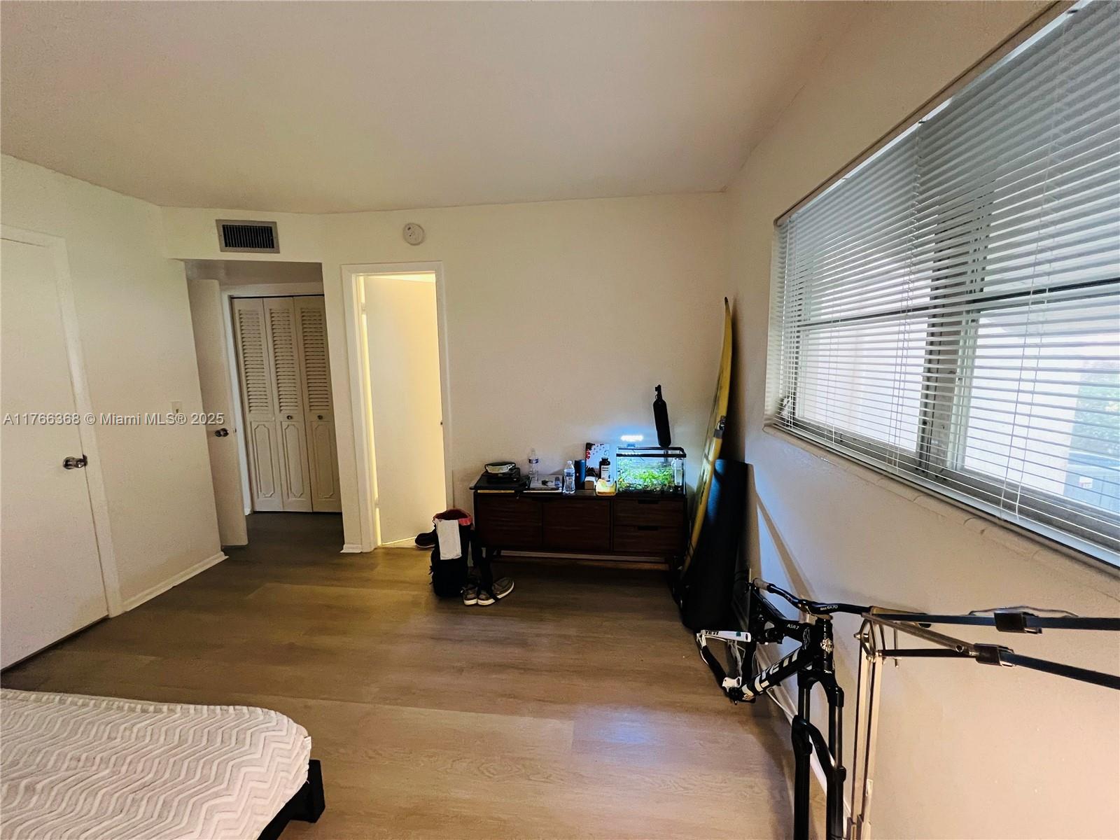 VILLAGE ROYALE CONDO 6 - Residential Lease