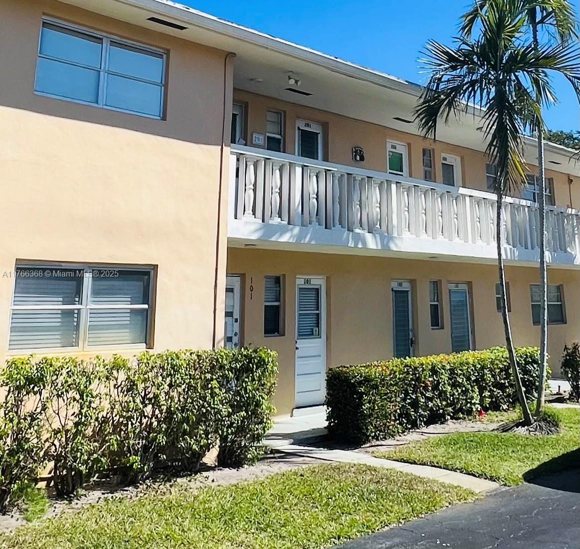 VILLAGE ROYALE CONDO 6 - Residential Lease