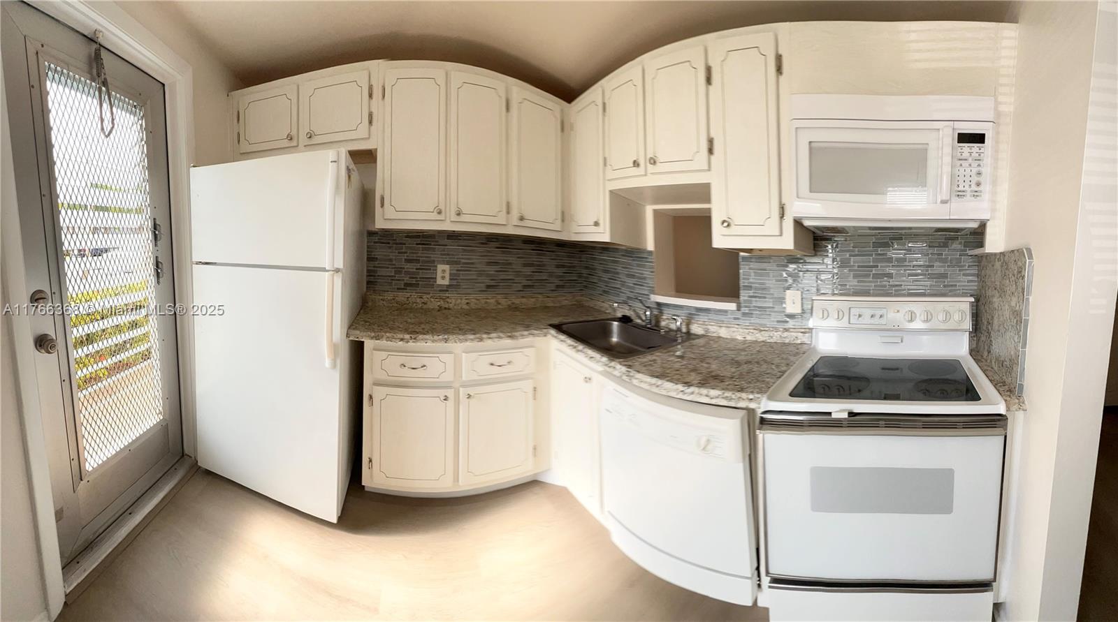 VILLAGE ROYALE CONDO 6 - Residential Lease