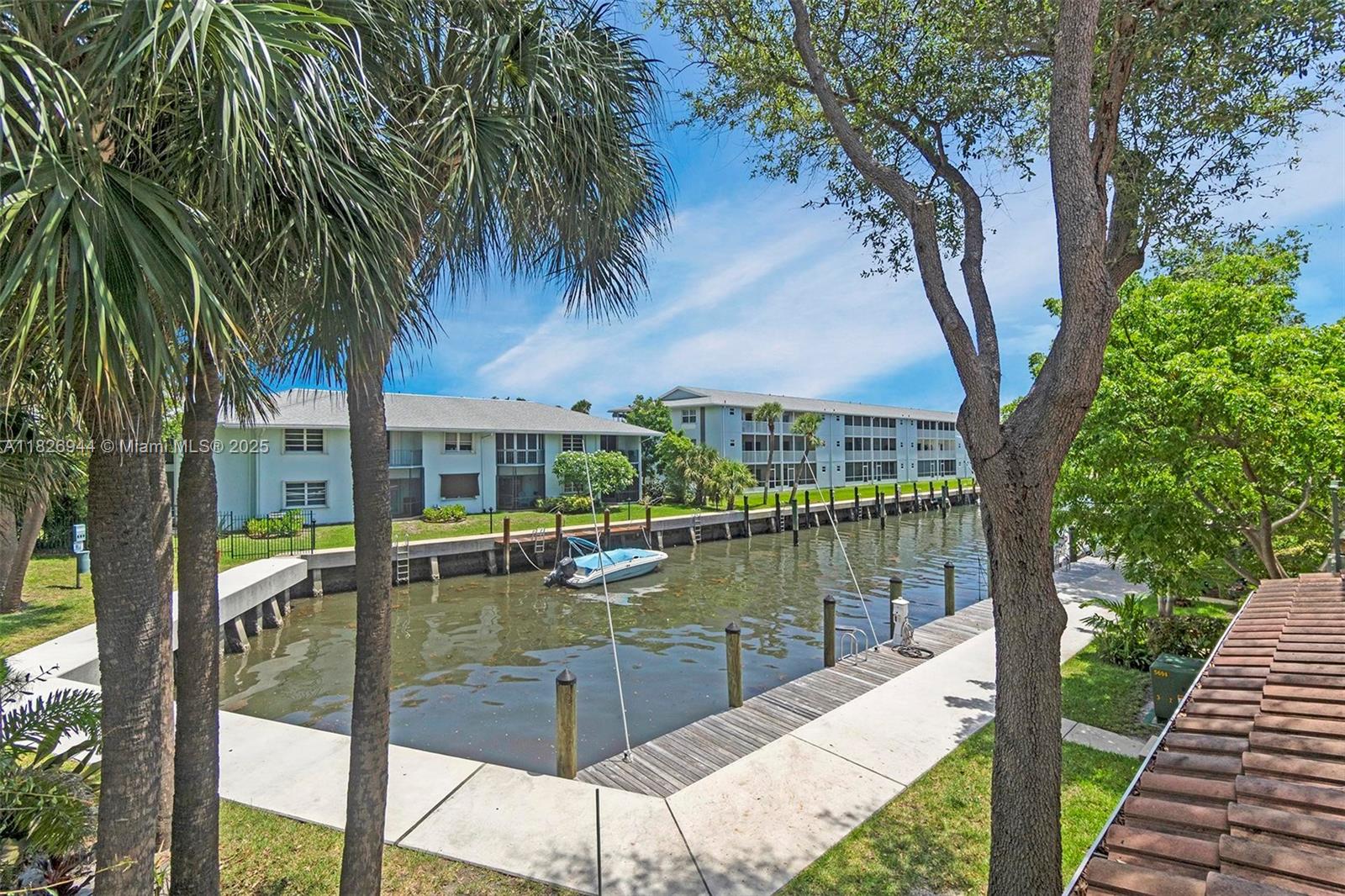 BAY REACH CONDO - Residential