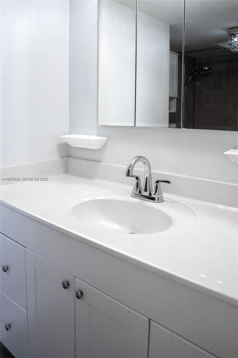 ALLINGTON TOWERS CONDO - Residential