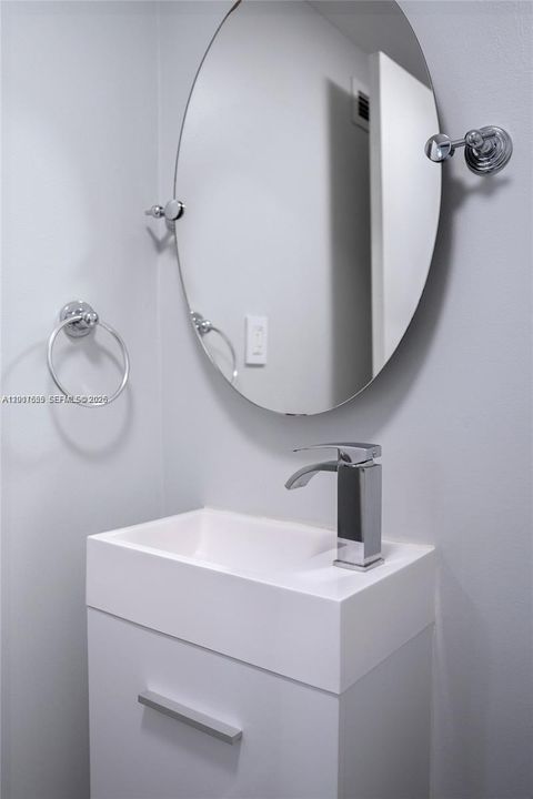 Tiny photo for 1600 S Ocean Dr #17D, Hollywood, FL 33019 (MLS # A12007555)