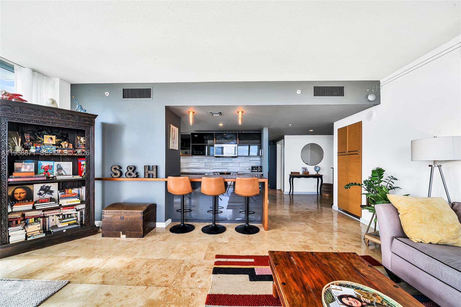 BLUE BAY TOWER CONDO - Residential