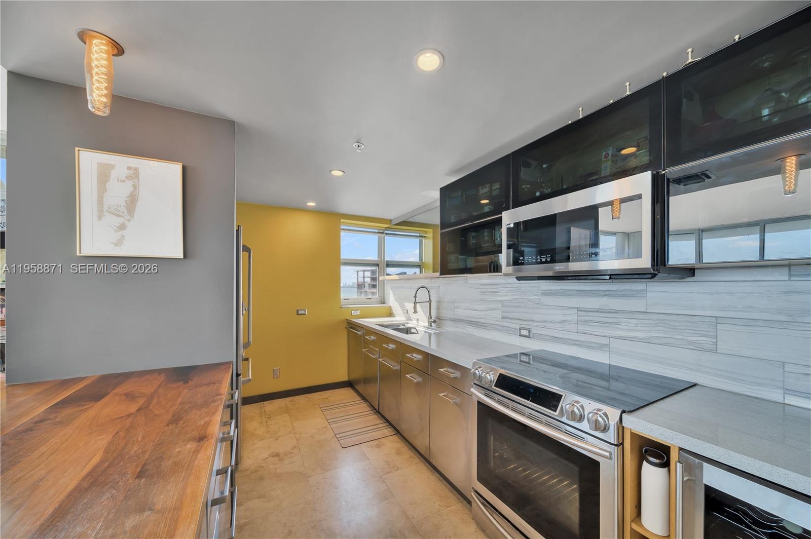 BLUE BAY TOWER CONDO - Residential