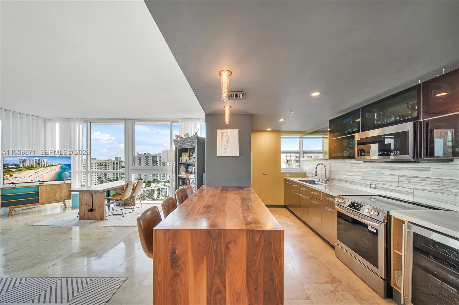 BLUE BAY TOWER CONDO - Residential