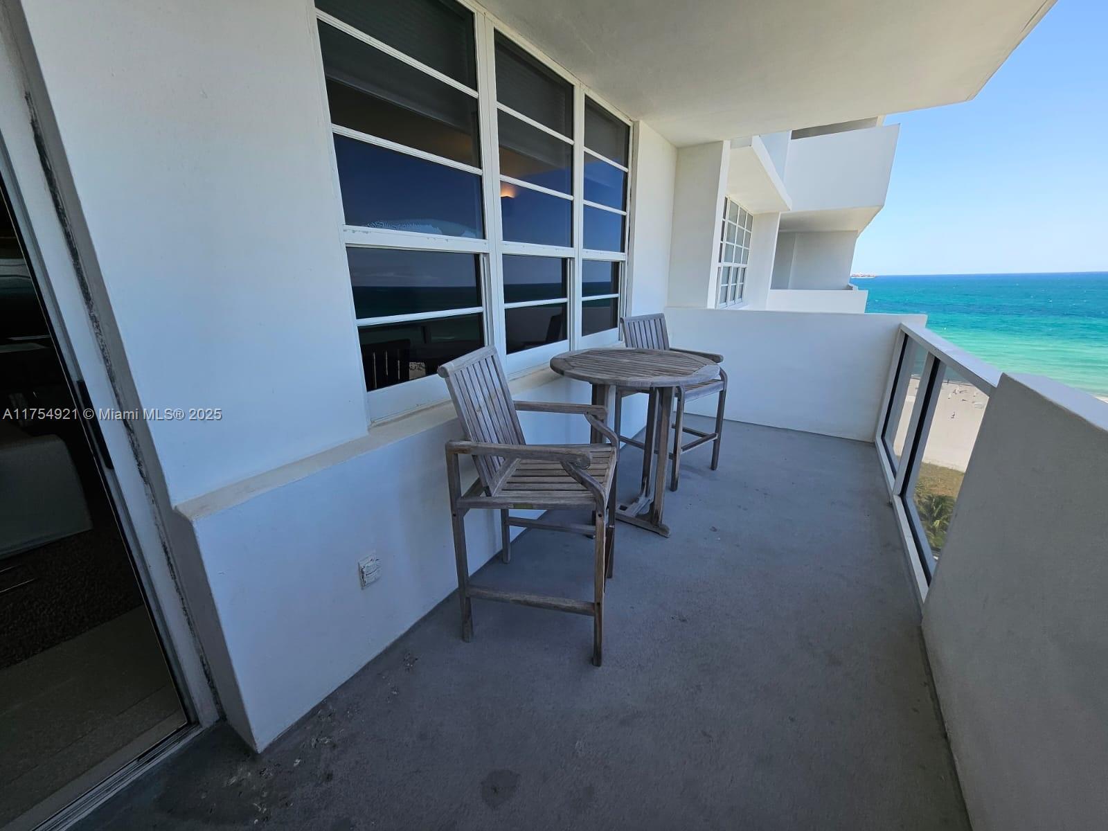 THE DECOPLAGE CONDO - Residential