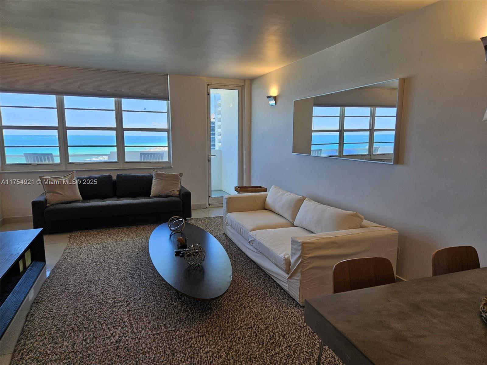 THE DECOPLAGE CONDO - Residential
