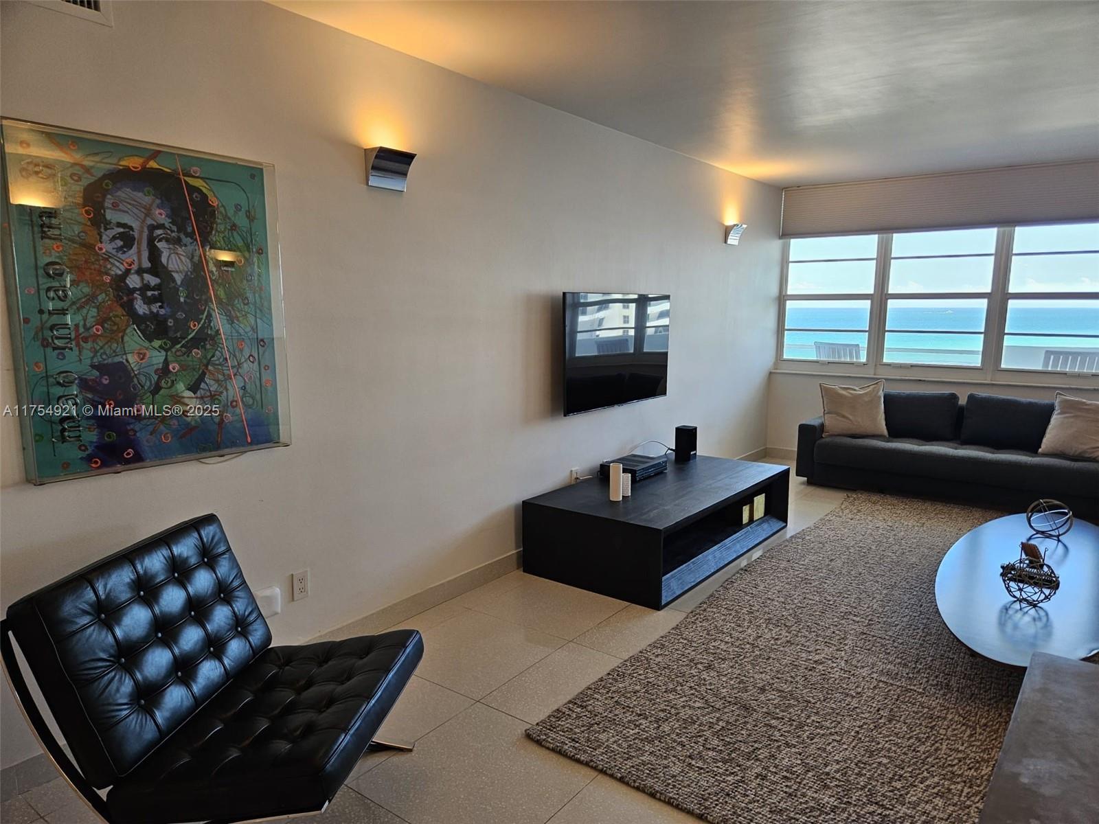 THE DECOPLAGE CONDO - Residential