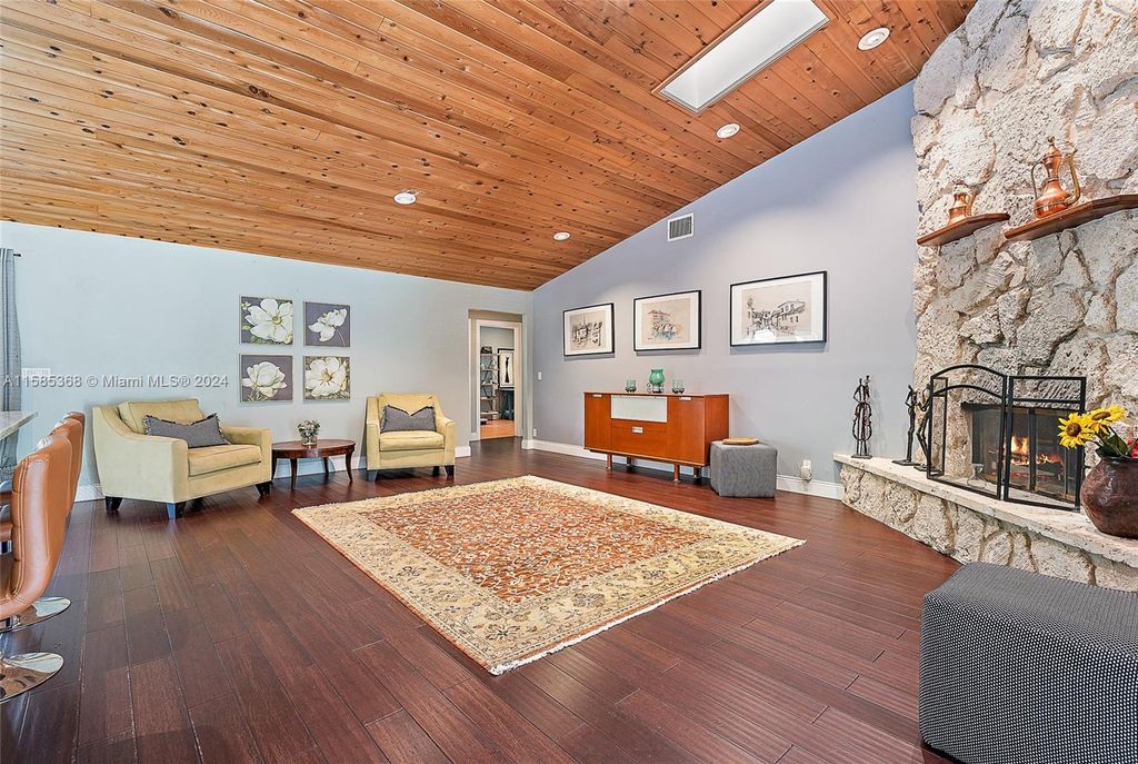 Photo of 15095 71st Drive N, Palm Beach Gardens, FL 33418 (MLS # A11585368)