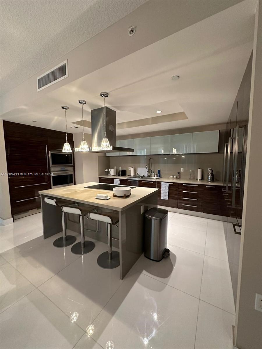 200 Sunny Isles Blvd 2-UPH2