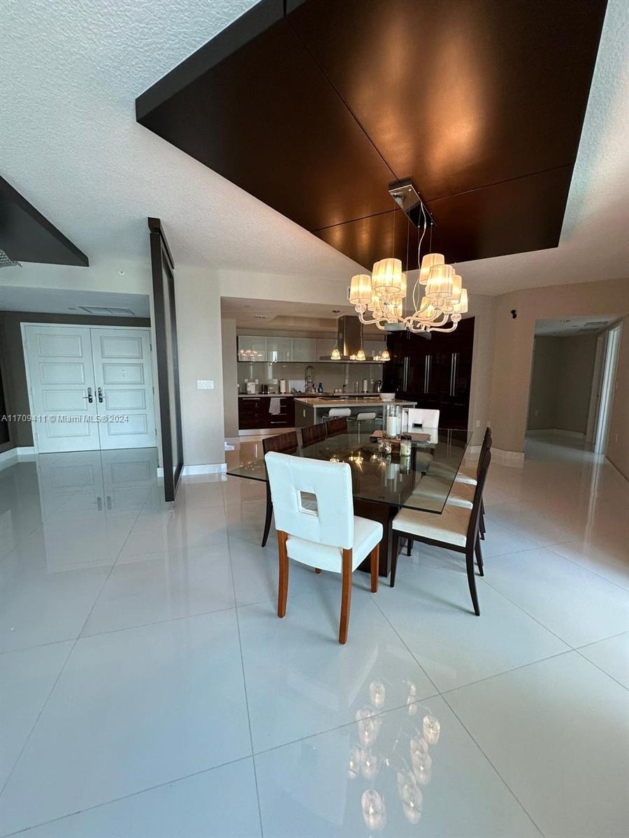 ST TROPEZ ON THE BAY II C - Residential Lease