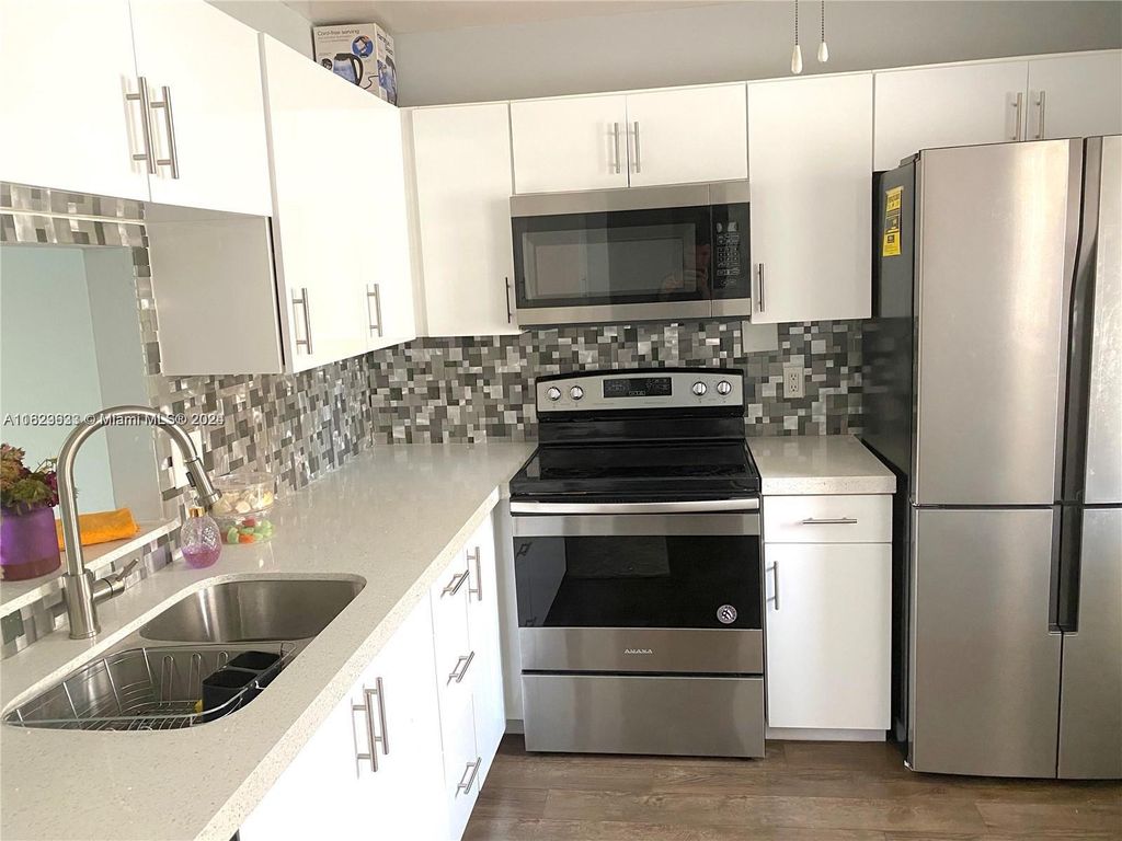 Photo of 232 NE 12th Ave #201, Hallandale Beach, FL 33009 (MLS # A11623633)