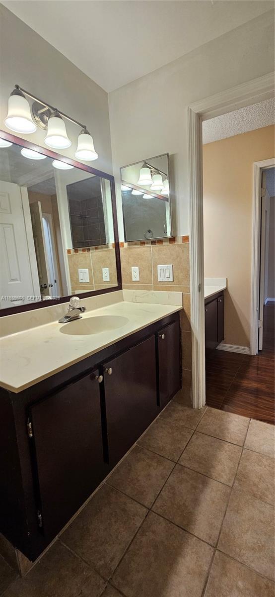 LAGO WEST CLUSTER HOMES - Residential