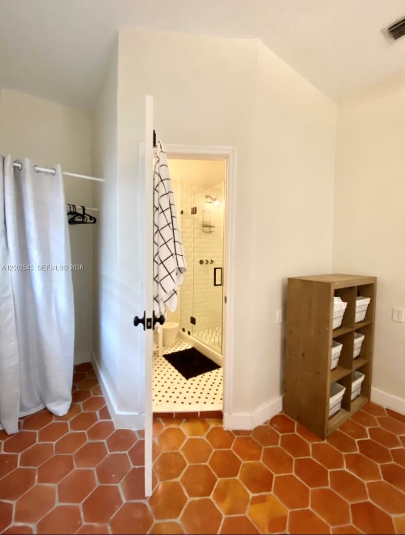 GLEN GABLES - Residential Lease