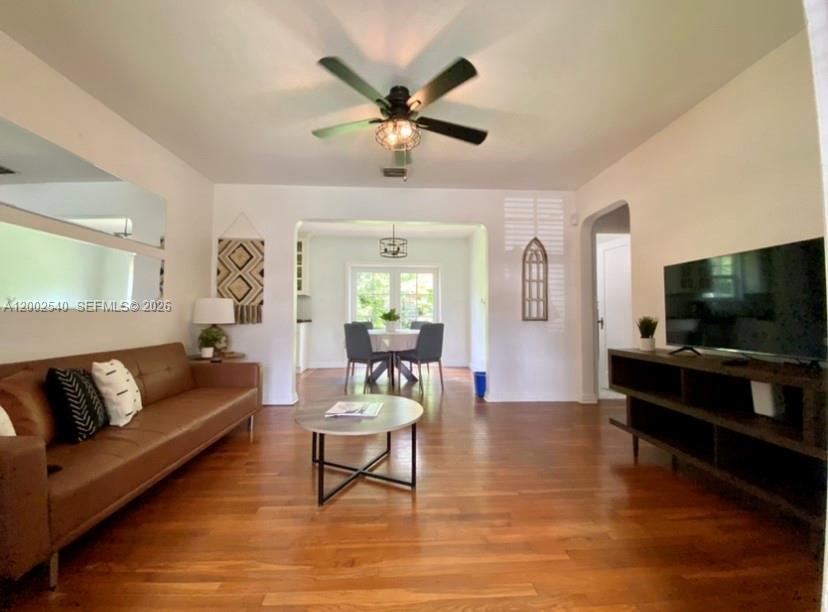 GLEN GABLES - Residential Lease