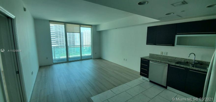 TENANT OCCUPIED UNTIL MAY 4th.Don't miss the opportunity of living Brickell with an assigned parking space,  Beautiful 1 bedroom, 1 bath condo at The Plaza. Urban  living on the exclusive  Brickell,  walking distance to Brickell Key, Brickell City Centre and Mary Brickell Village, shopping centers, banks, and Metro Rail, quick access to expressway. High ceilings w/floor to ceiling sliding glass door, ceramic floors, Nice Kitchen,  granite countertops &  s/s appliances, washer and dryer. Building offers full amenities: gym, theaters, business center, two infinity edge pools, jacuzzi,  24 hrs security and concierge, valet parking. Centrally located, close to Downtown, Miami Beach, Coconut Grove & Coral Gables. .  Showing available 48 hrs notice in advance. Must wear a face mask due COVID 19.