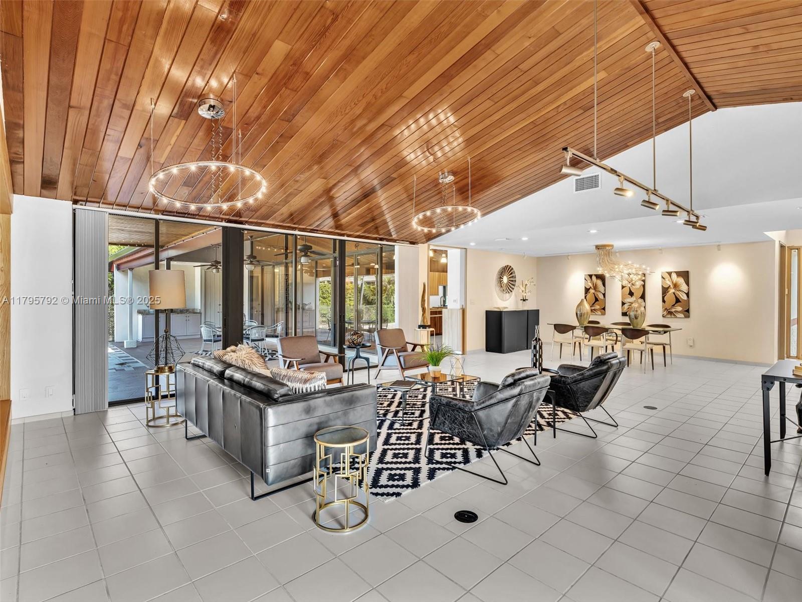 Sunshine Ranches - Residential