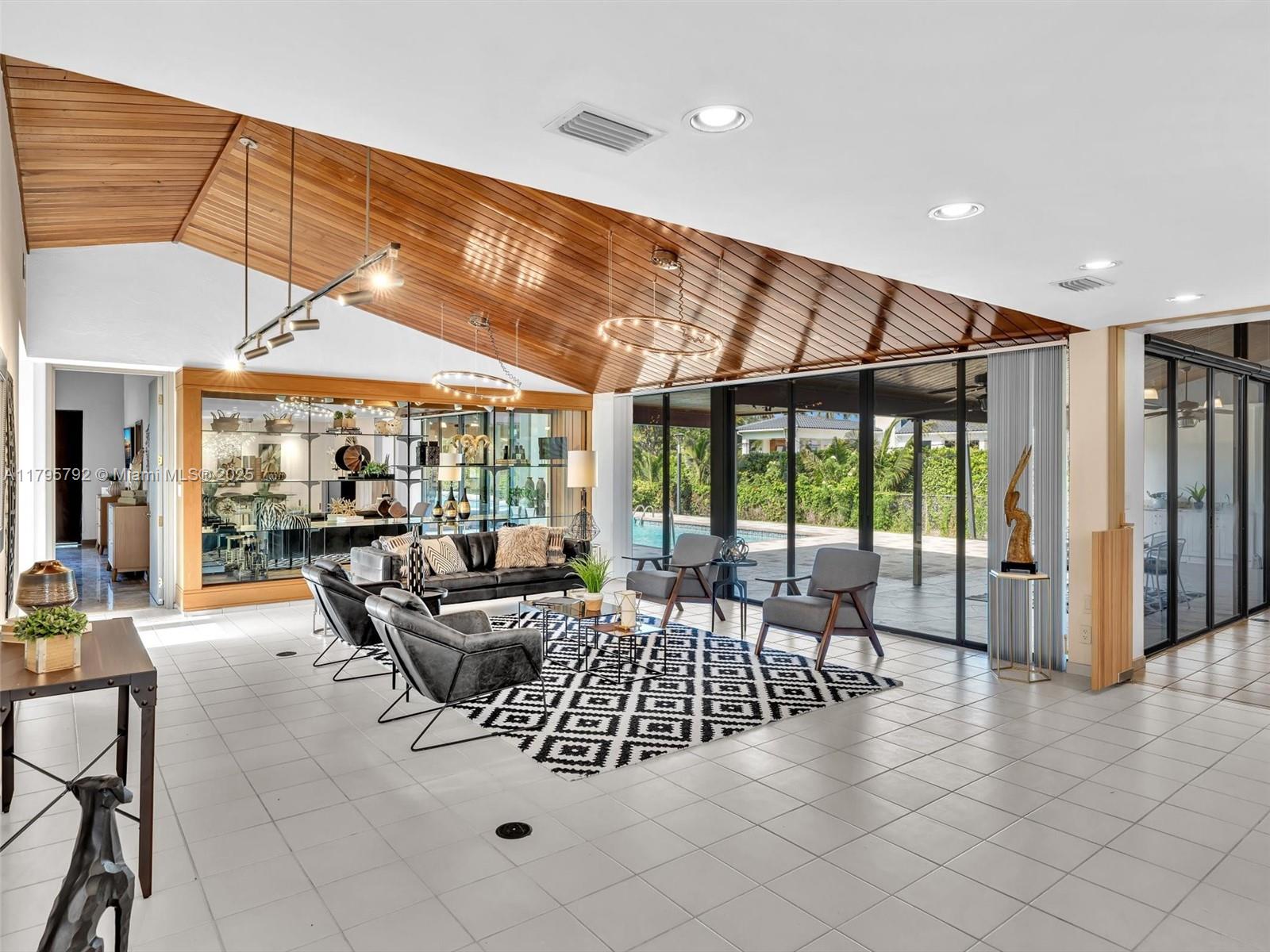 Sunshine Ranches - Residential