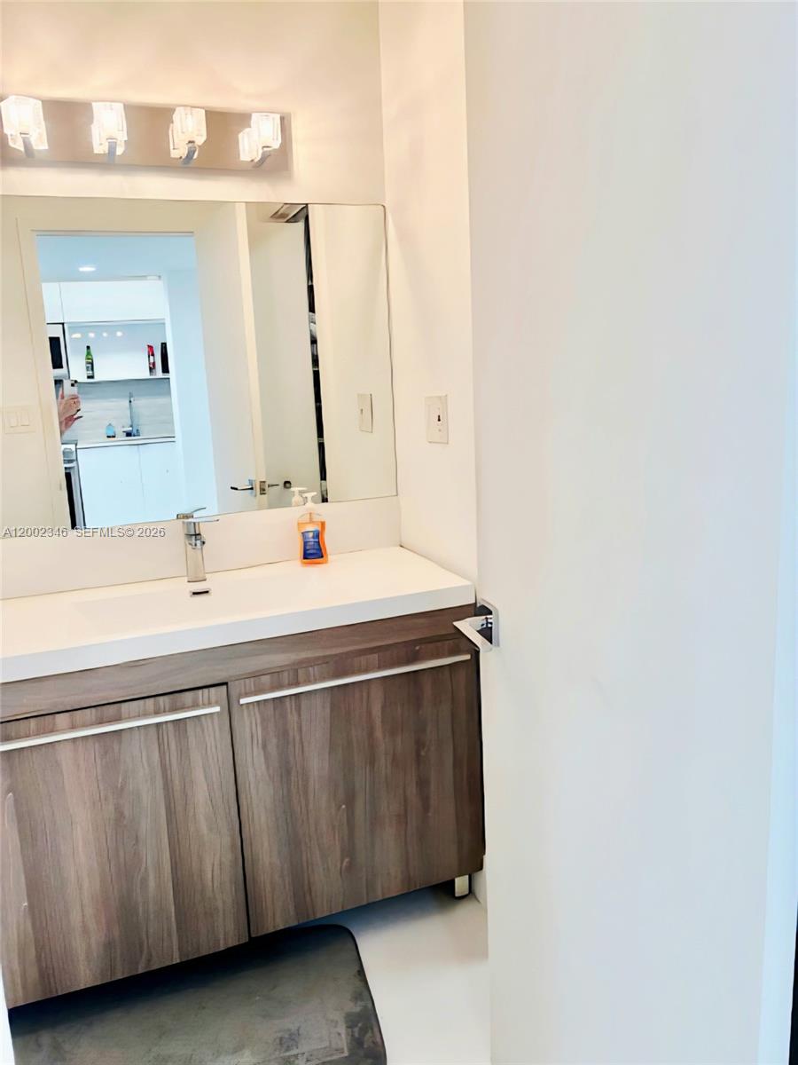 THE DECOPLAGE CONDO - Residential Lease