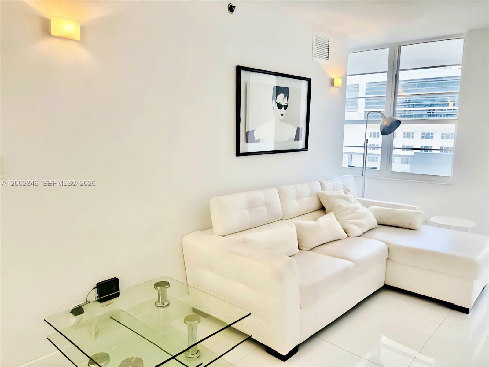 THE DECOPLAGE CONDO - Residential Lease