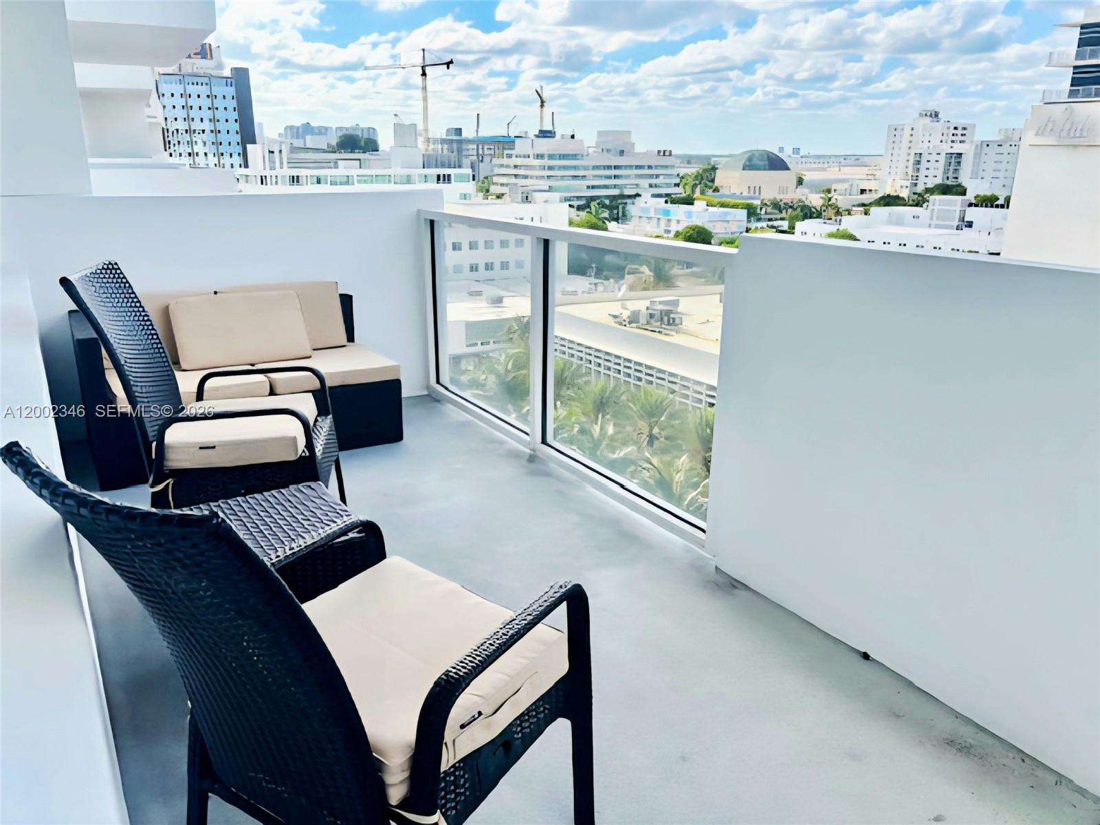 THE DECOPLAGE CONDO - Residential Lease