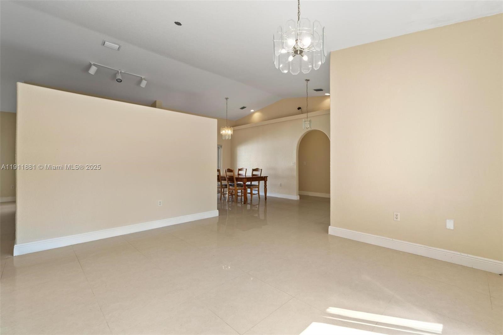 COLORAMA ESTATES - Residential