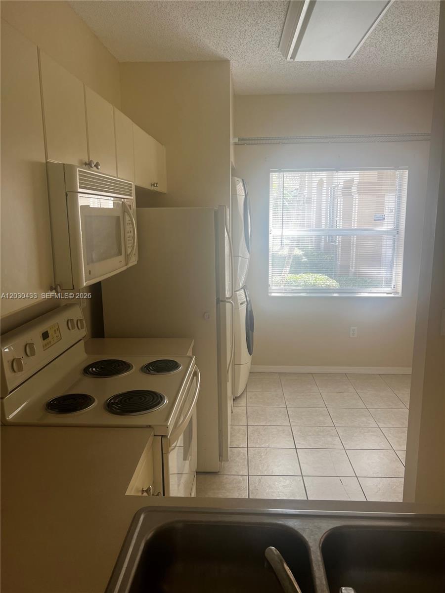 2322 SE 23rd Ave 2322