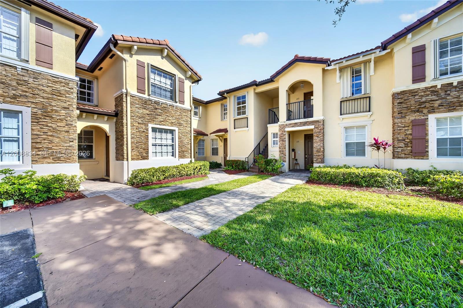 VILLAS AT CARMEL CONDO NO - Residential