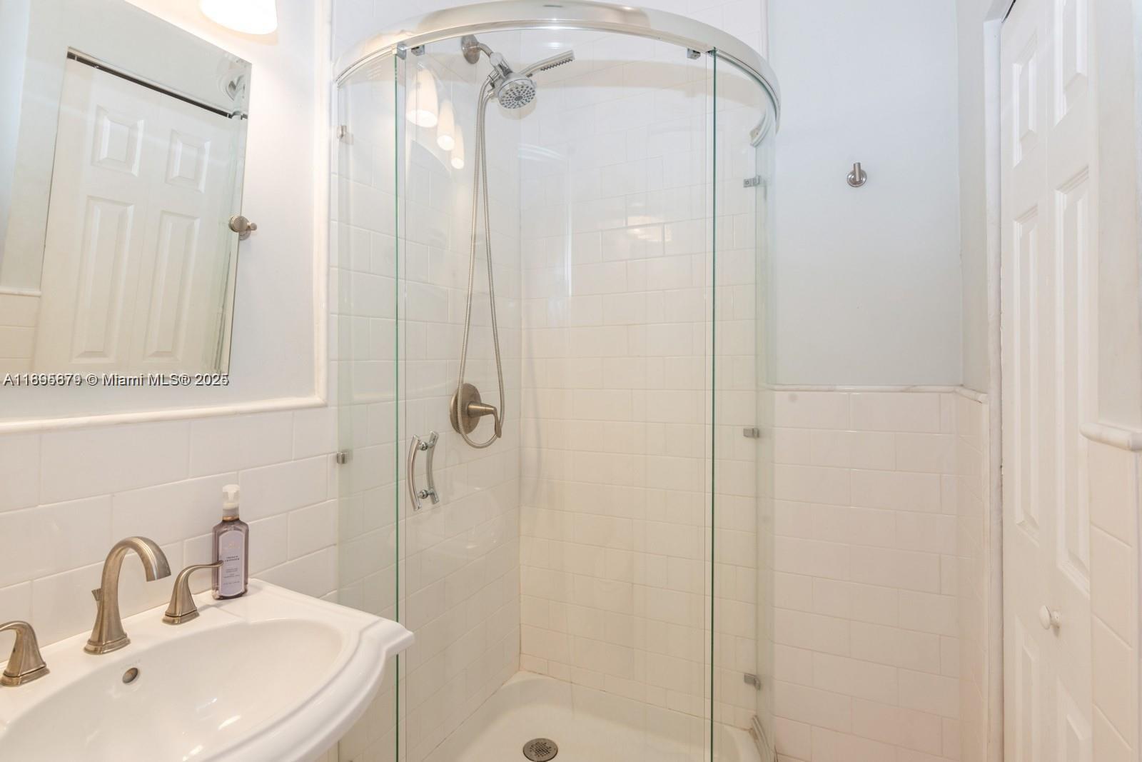 GRANADA TERR - Residential Lease