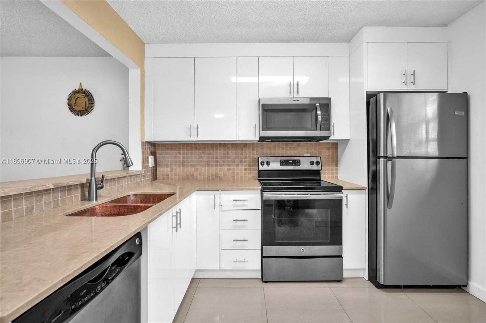 BELLA GRAND CONDO - Residential