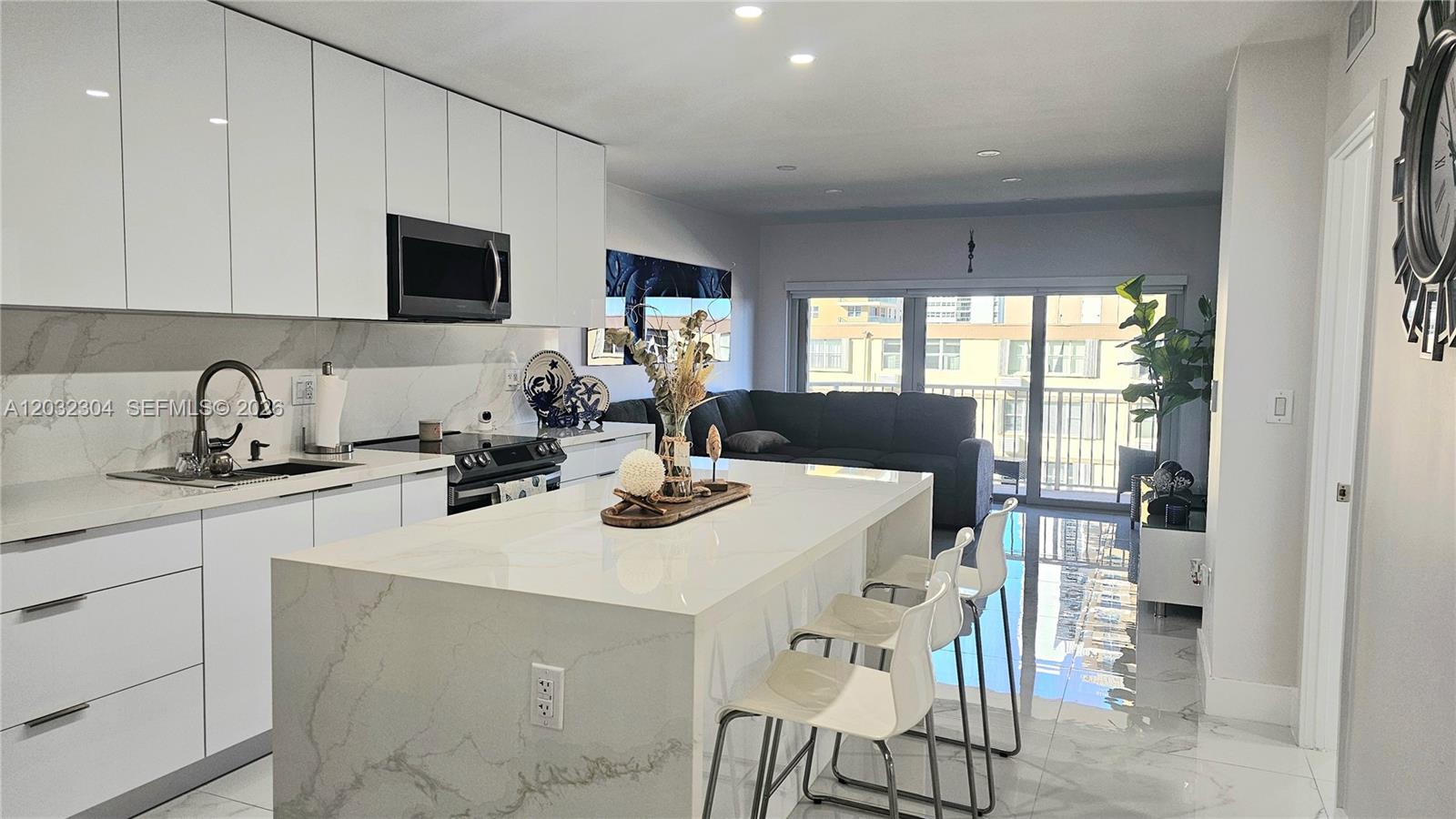 1950 S Ocean Dr 3D