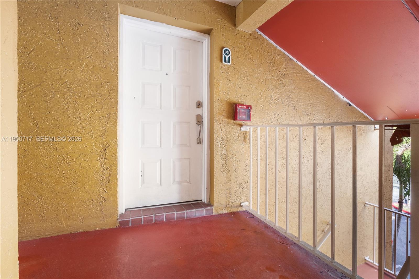 THE COURTS AT KENDALL CON - Residential