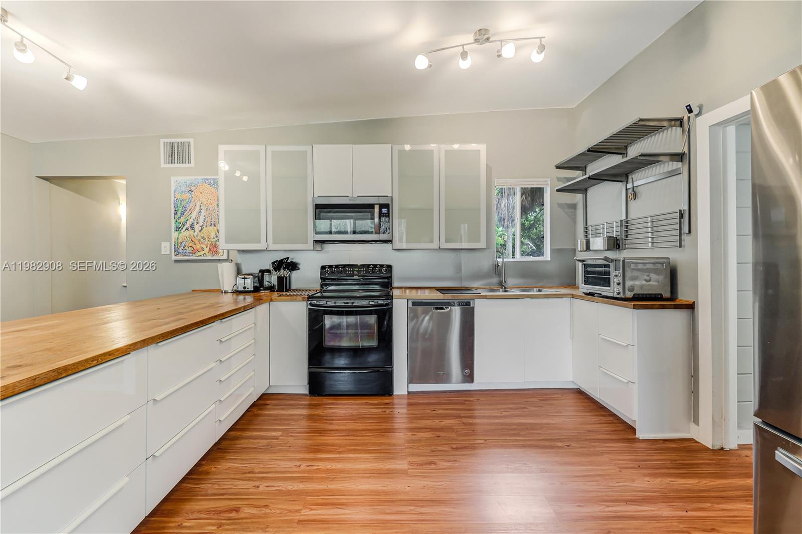 PRIMROSE PARK 2ND PL - Residential