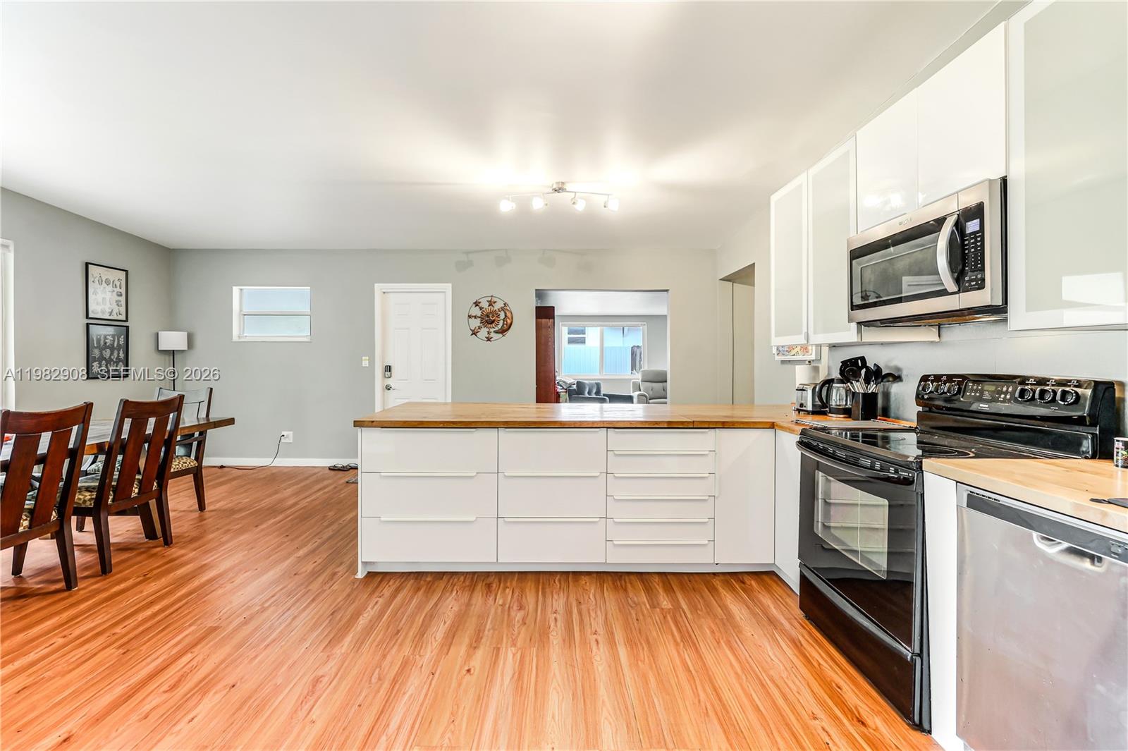 PRIMROSE PARK 2ND PL - Residential